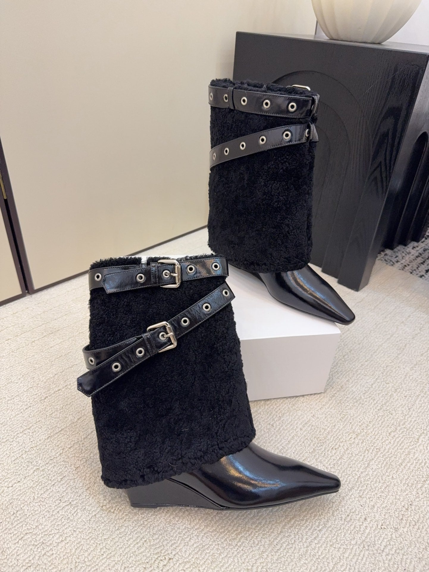 CC 26 Ankle Boot With Buckle Black Cowhide Wool 589111