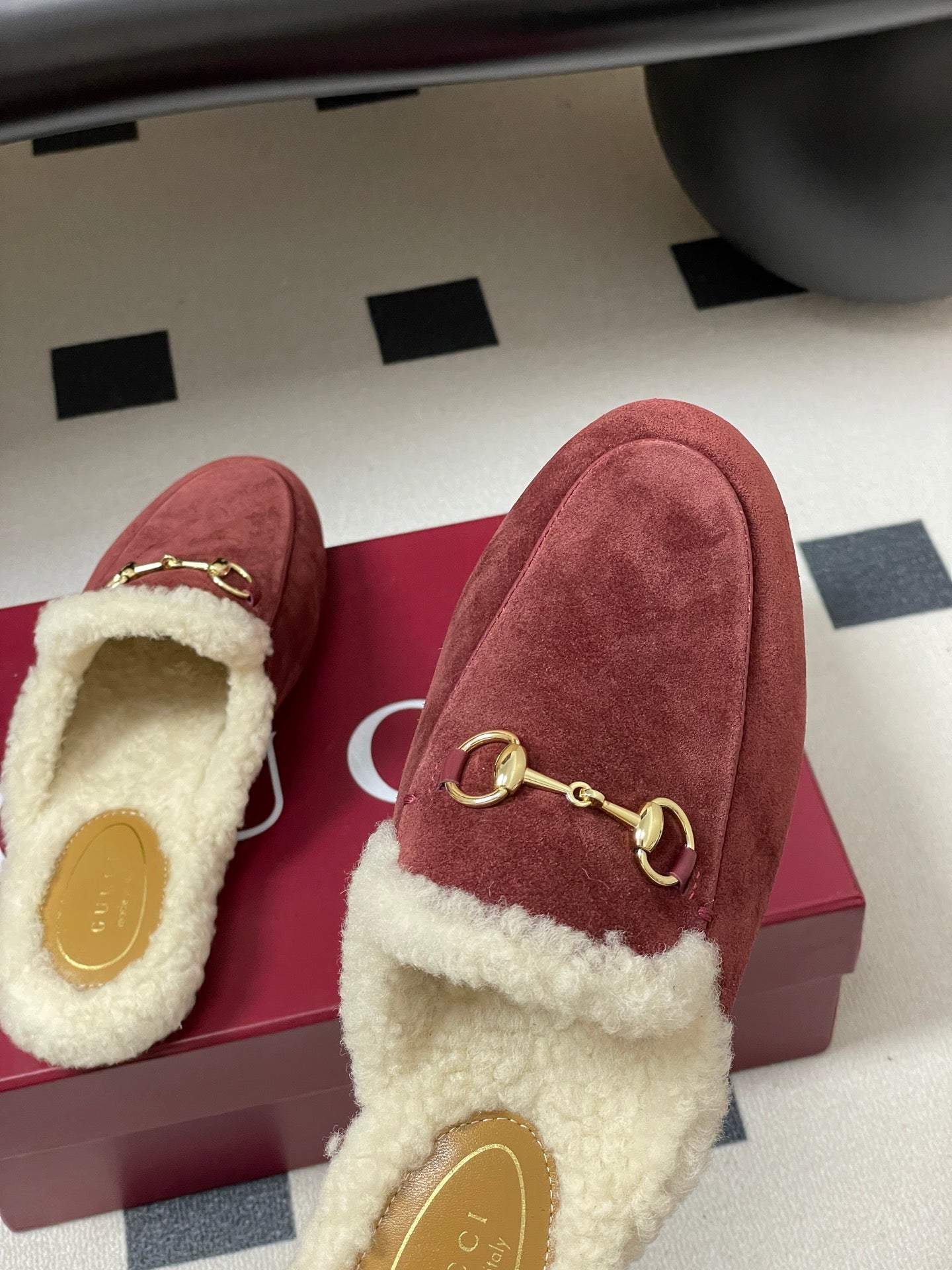 GG horsebit flat mules burgundy suede and wool 534706
