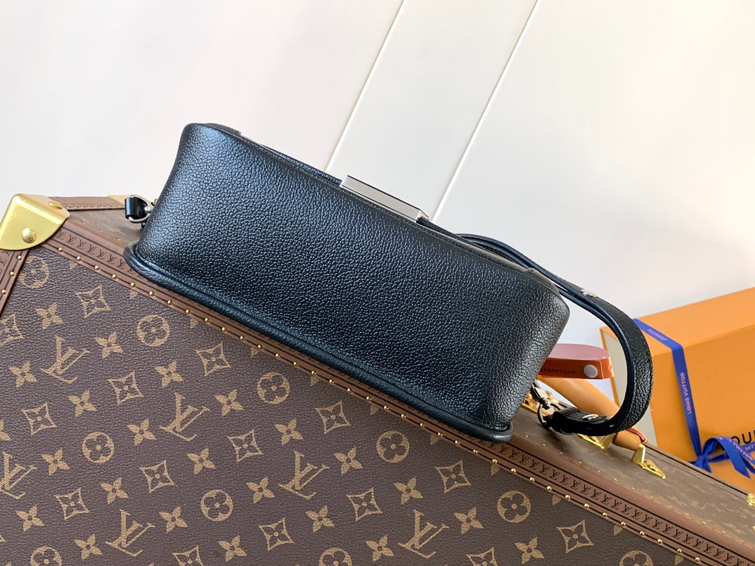 LV Buci Bag 24.5cm Black Epi Leather 241084