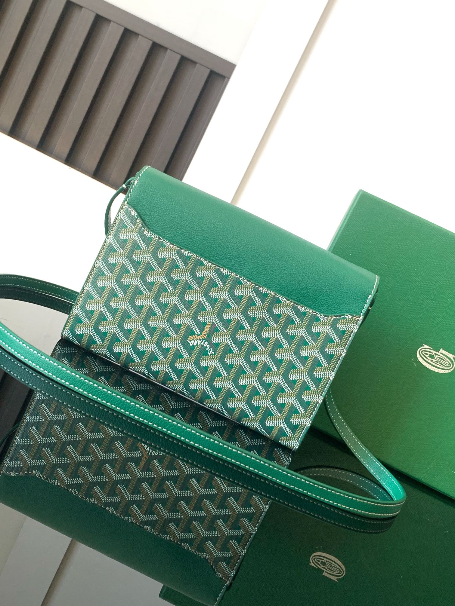 CHYPRE WALLET-POUCH 21 IN GREEN GOYARDINE CANVAS AND CALFSKIN