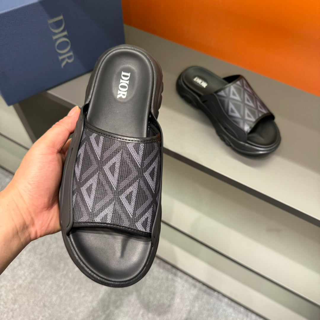 CD H-TOWN SANDAL BLACK AND THISTLE CALFSKIN