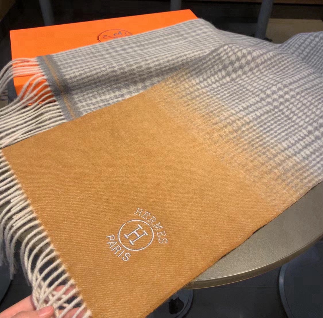 Scarf 180 CM Light Brown Gradient Grey Caro Cashmere 398223