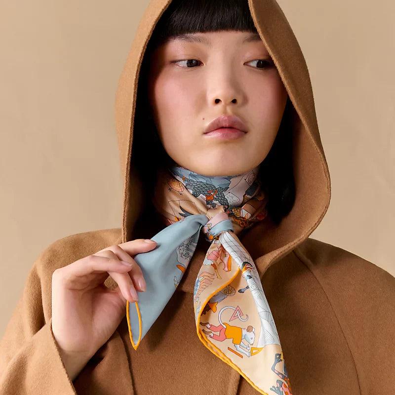 HM 26s Horse Scarf 90 Beige Blue Colorful Cashmere Silk 139218