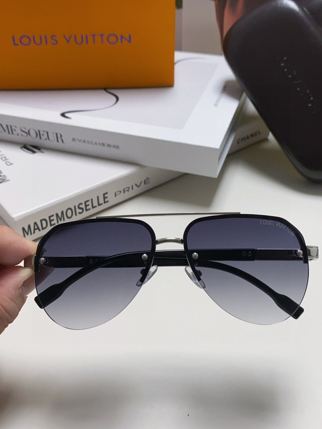 PILOT SUNGLASSES 582590 IN SILVER METAL GREY SMOKE LENSES