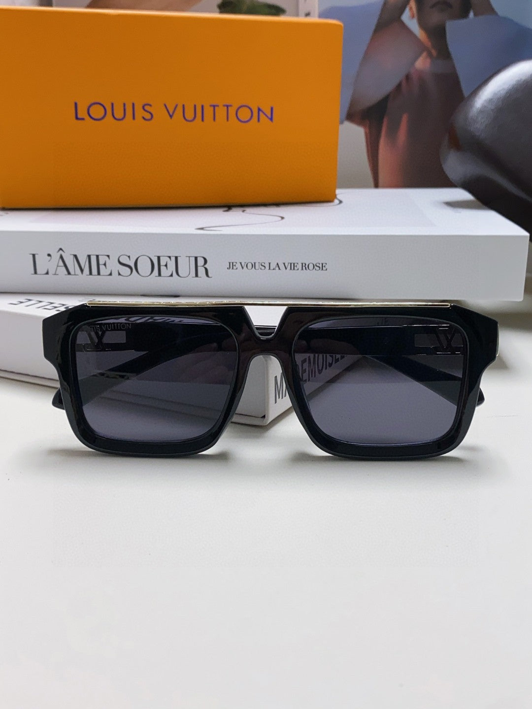 MASCOT PILOT SQUARE SUNGLASS 581378 IN BLACK ACETATE GOLD METAL