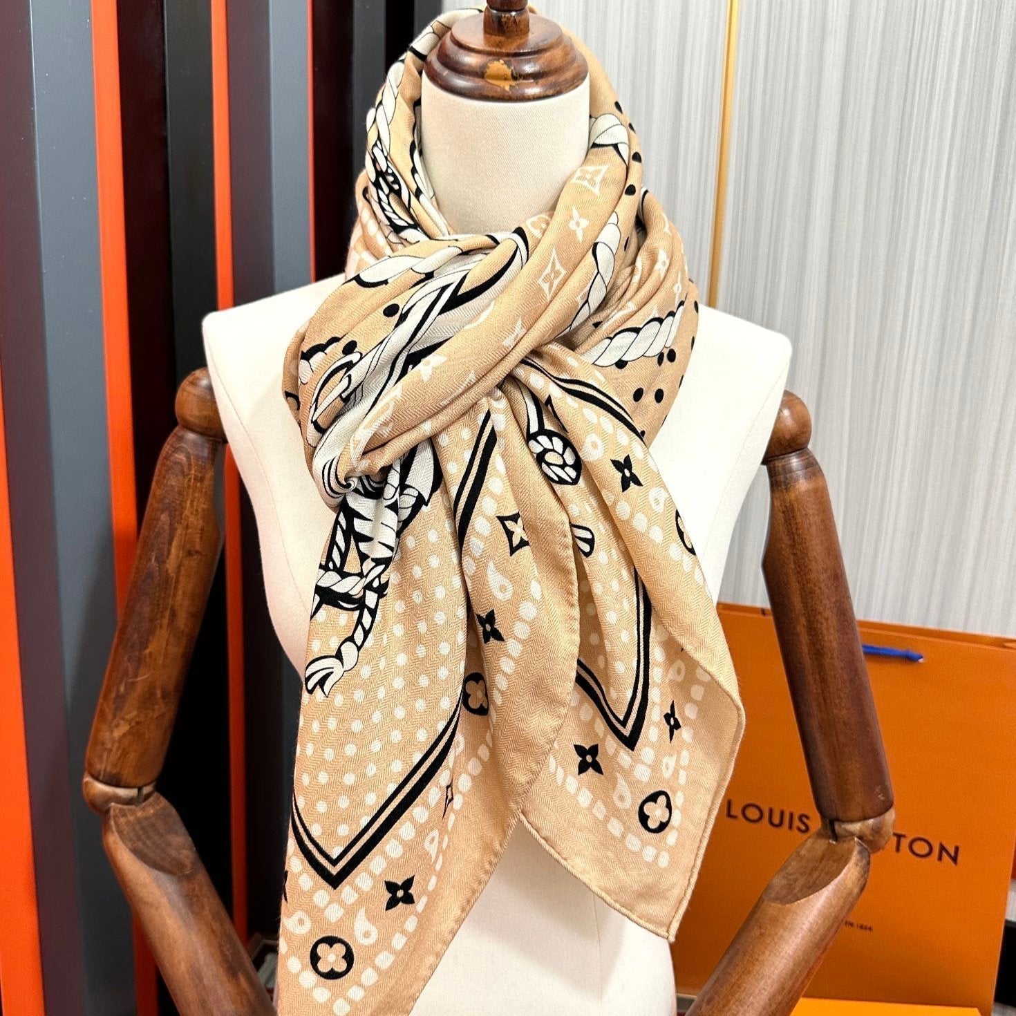 Louis Vuitton Scarf
