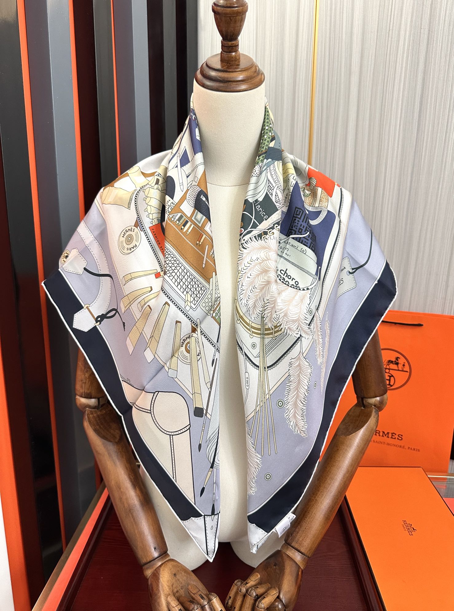 HM 25s Major Scarf 90cm Light Gray Cashmere 972935
