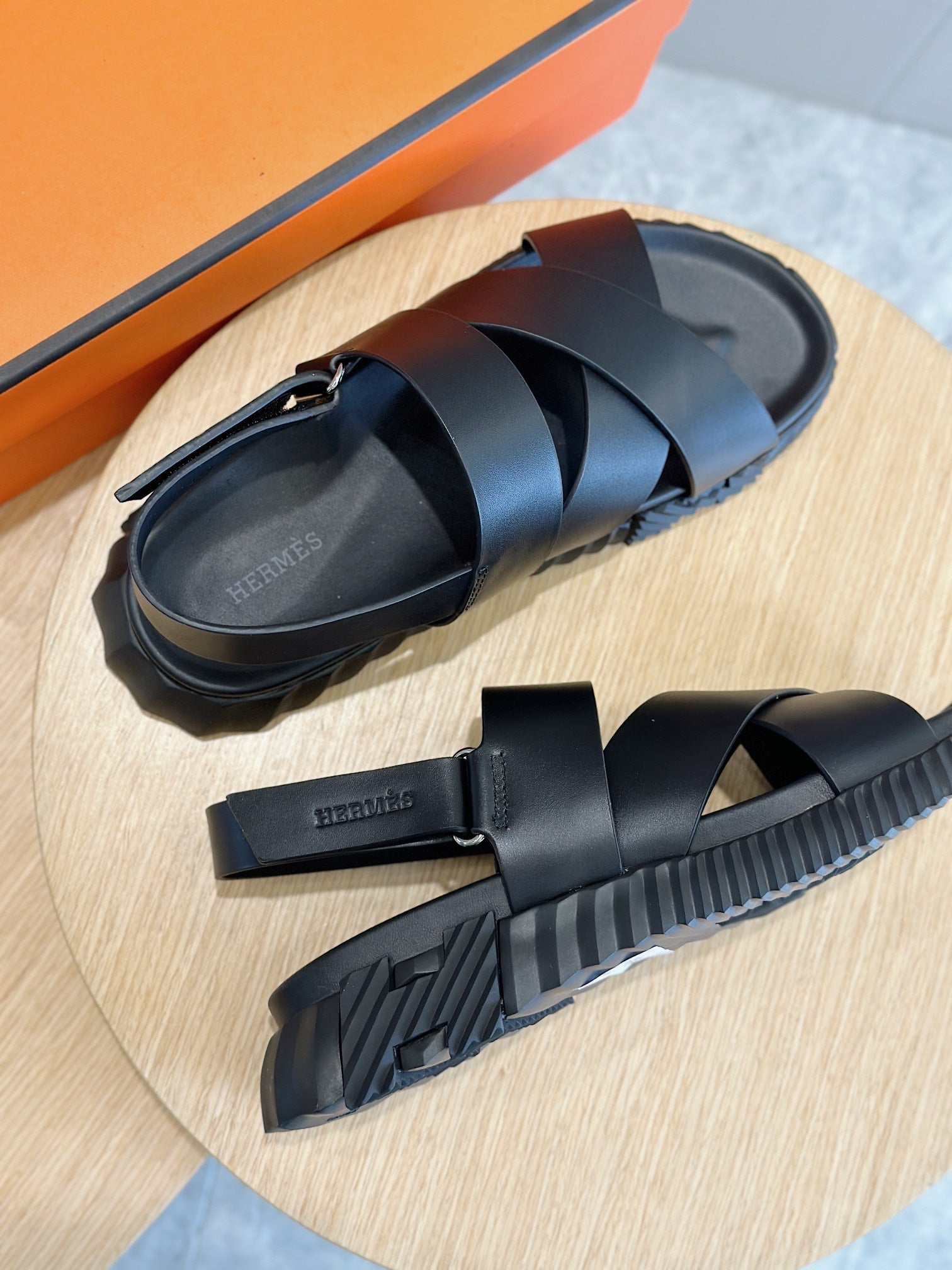 HM Men's Electric Sandals Black Calfskin 547685
