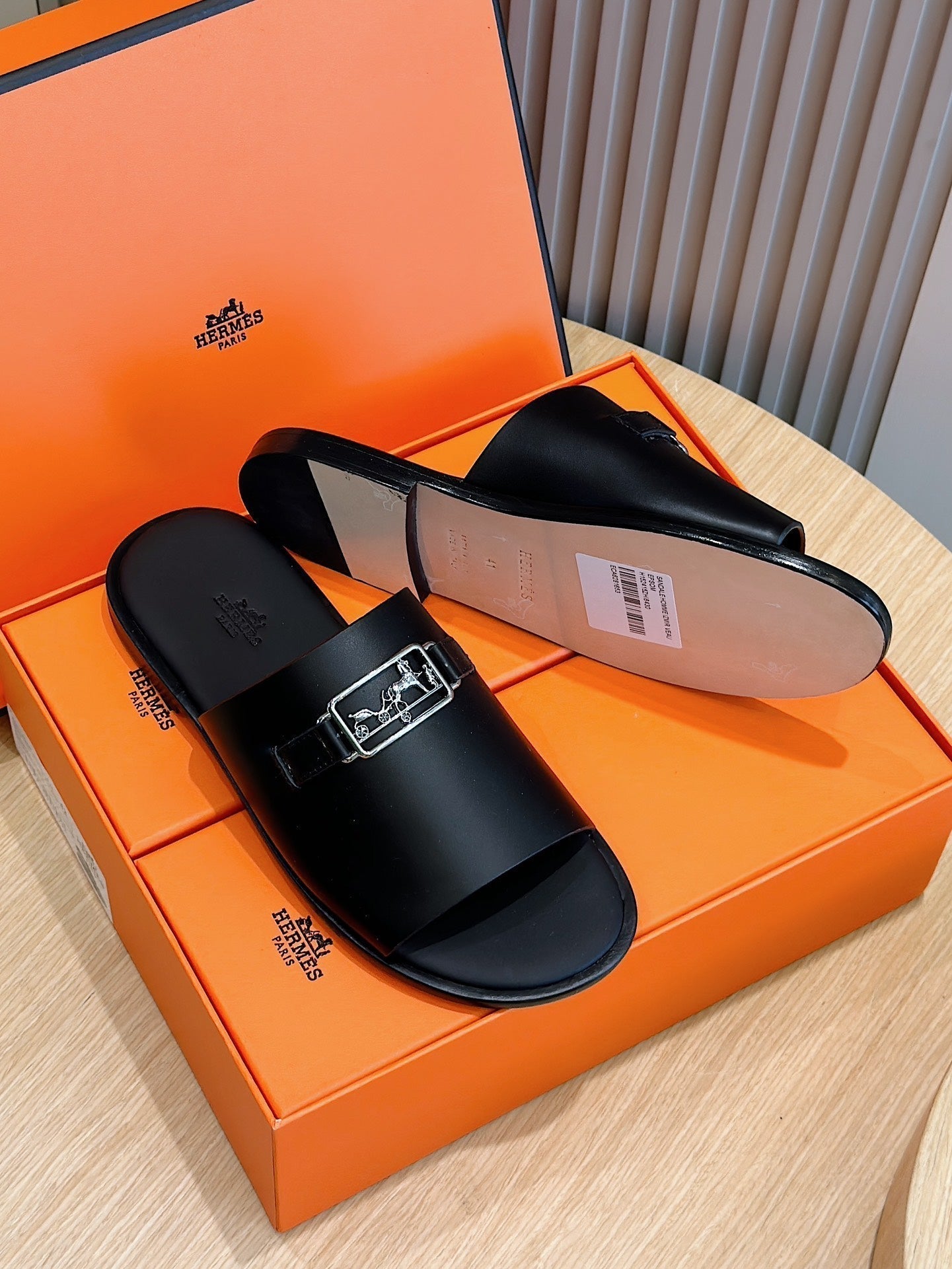 HM Men's Tenor Slide Black Calfskin 547659