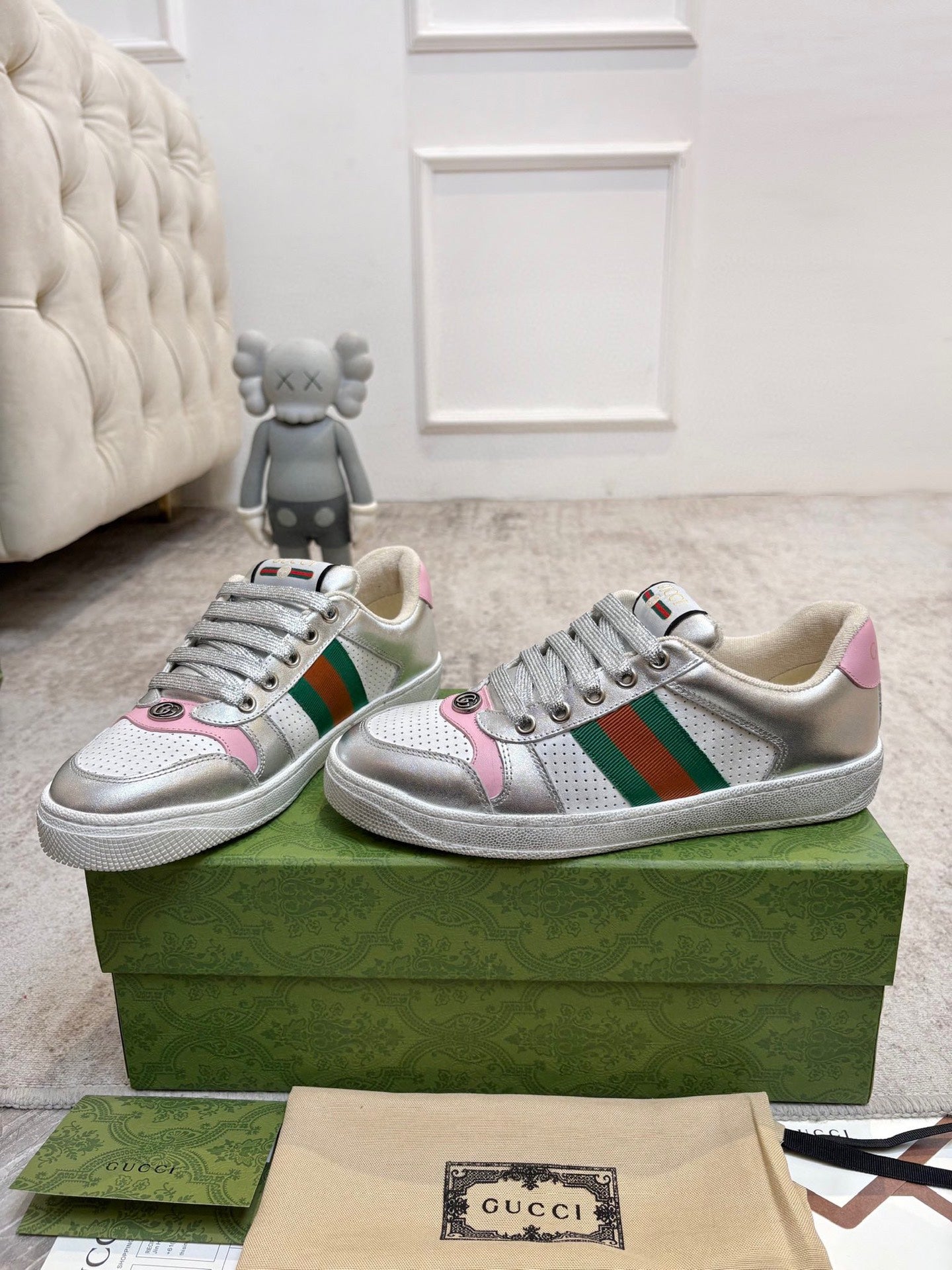 GG 26ss Screener Sneaker Sliver Metallic Cowhide 697185