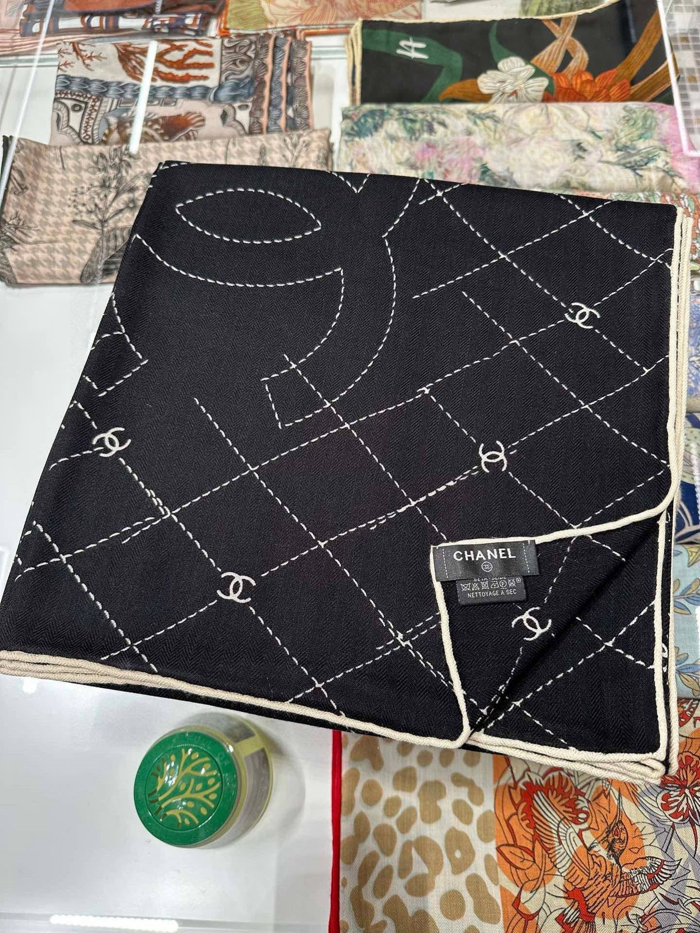 CC 25 Scarf 140cm Black Cashmere 293213