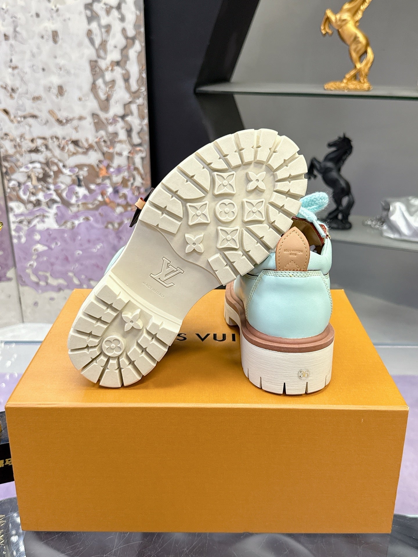 LV 26ss Sneaker Mint Green Sheepskin 672124