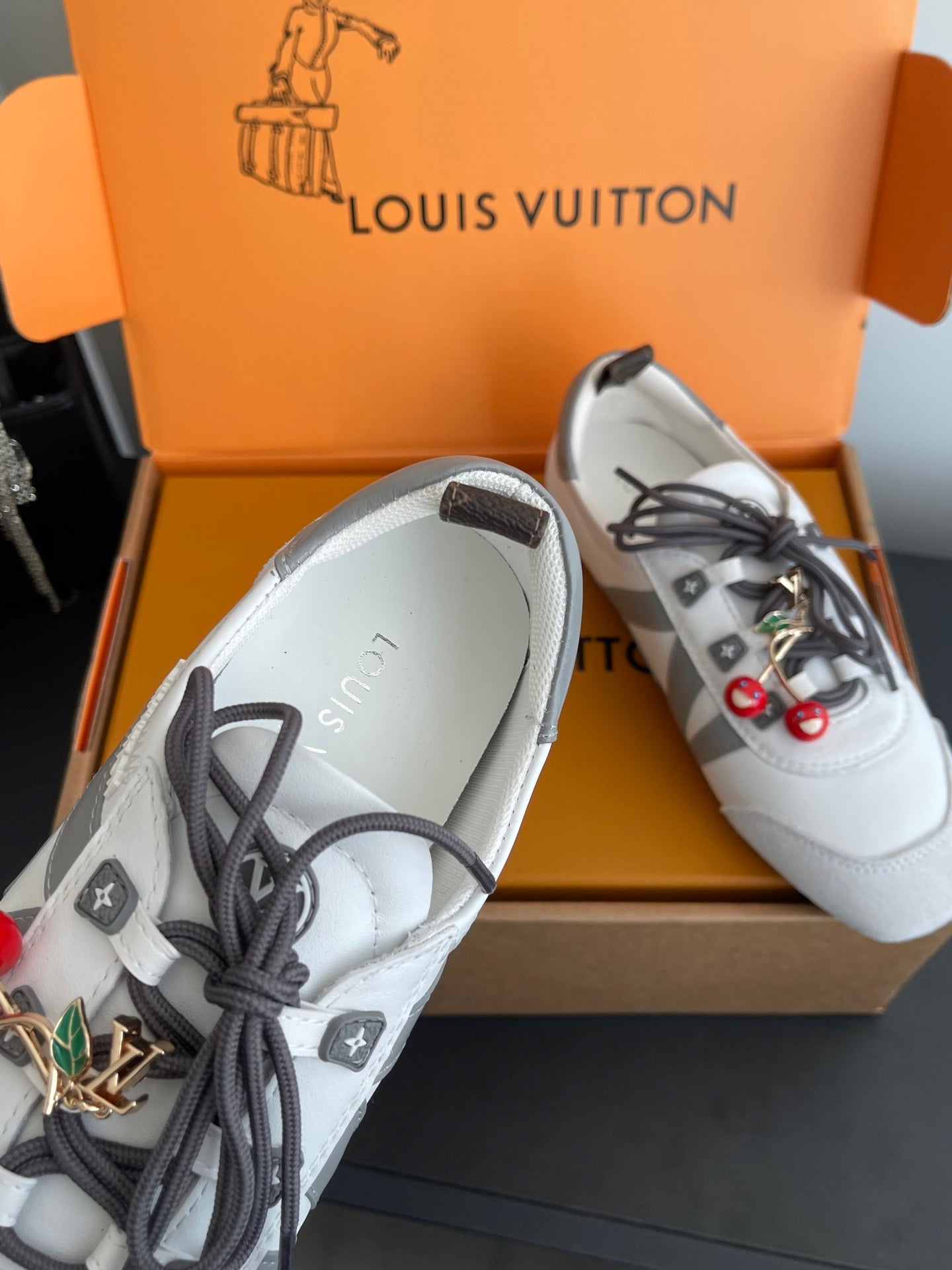 LV 26ss Ballet Sneakers White Gray Cowhide Suede 631495