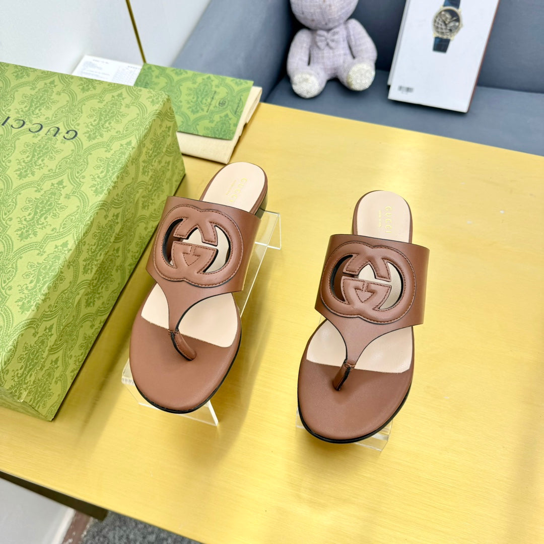 BLONDIE THONG SANDAL IN BRONZE BROWN LAMBSKIN