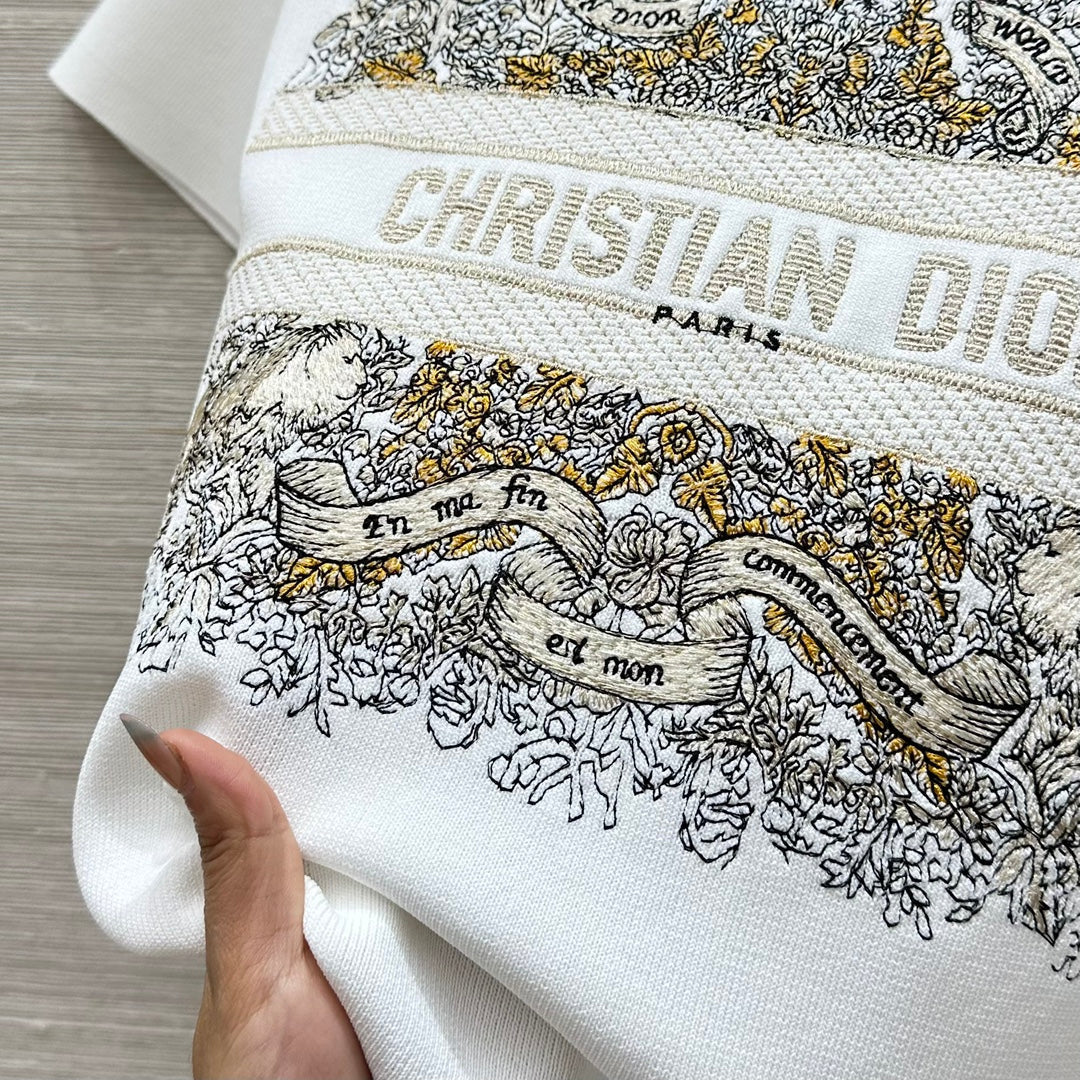 CD 25 Star Embroidery Knitted Short-sleeved Top White Tencel Wool