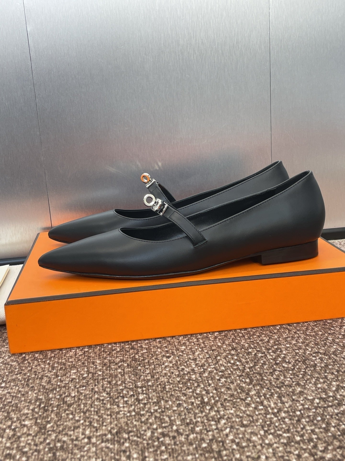HM 25C Kelly Ballet Flat Noir Calfskin 208268