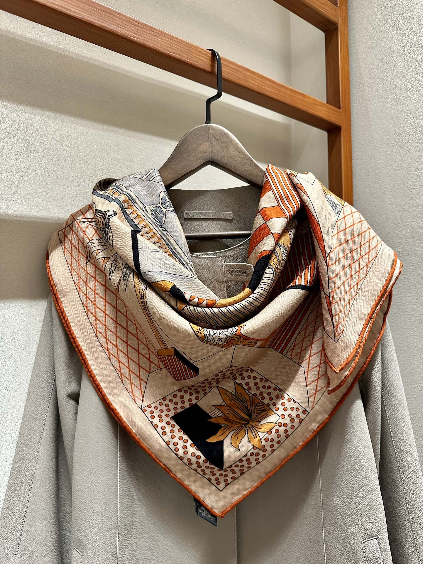 Grand Theatre Nouveau Scarf 140 CM In Orange Colorful Silk 385352